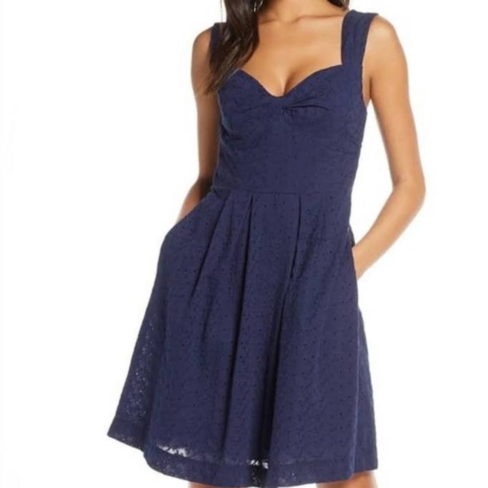 Lilly Pulitzer Cyndi Fishy Eyelet Navy Dz. 6
